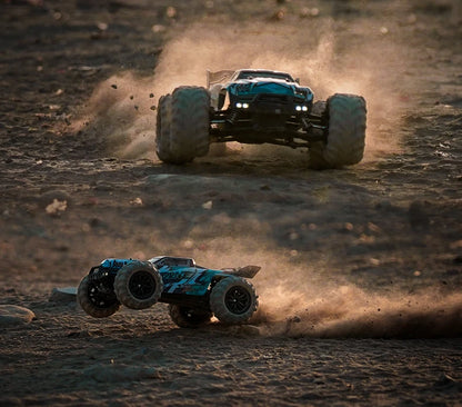 1:16 70 km/h ou 50 km/h 4WD RC Carro com controle remoto LED Carros de alta velocidade Drift Monster 4x4 Truck para crianças vs Wltoys 144001 Brinquedos