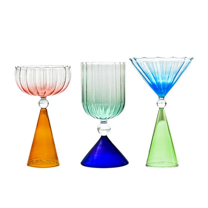 Taças de coquetel criativas em dois tons, verde, azul, âmbar, roxo, colorido, estilo ondulado, martini, mojito, champanhe, margarita, copos de taça