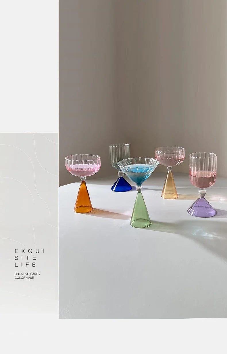 Taças de coquetel criativas em dois tons, verde, azul, âmbar, roxo, colorido, estilo ondulado, martini, mojito, champanhe, margarita, copos de taça