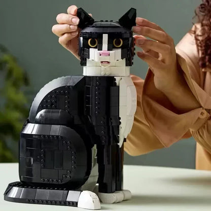2024 Novo 43247 Jovem Leão Smoking Gato 21349 Modelo Exibição Decoração Conjunto Blocos de Construção Tijolos Brinquedos para crianças Presente de Natal