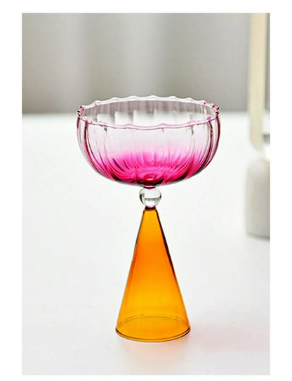 Taças de coquetel criativas em dois tons, verde, azul, âmbar, roxo, colorido, estilo ondulado, martini, mojito, champanhe, margarita, copos de taça