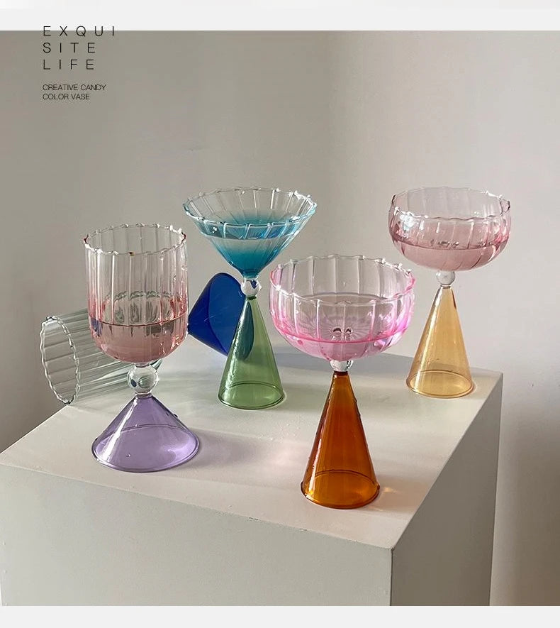 Taças de coquetel criativas em dois tons, verde, azul, âmbar, roxo, colorido, estilo ondulado, martini, mojito, champanhe, margarita, copos de taça